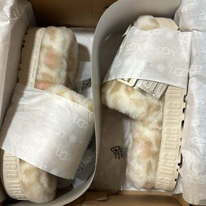 UGG Fluffita pink panther print